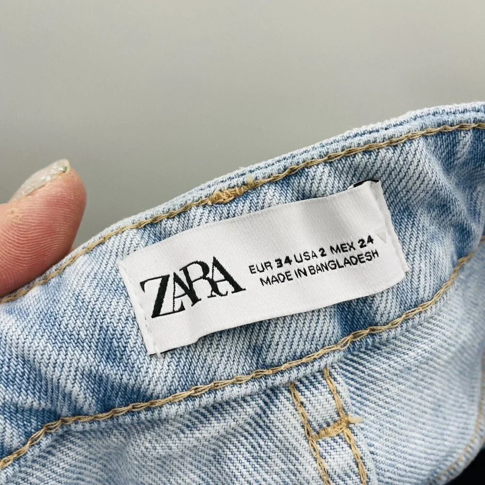 Zara‎ Womens Size 2 Distressed High Waisted Mom Fit Denim Shorts Light Blue 2295